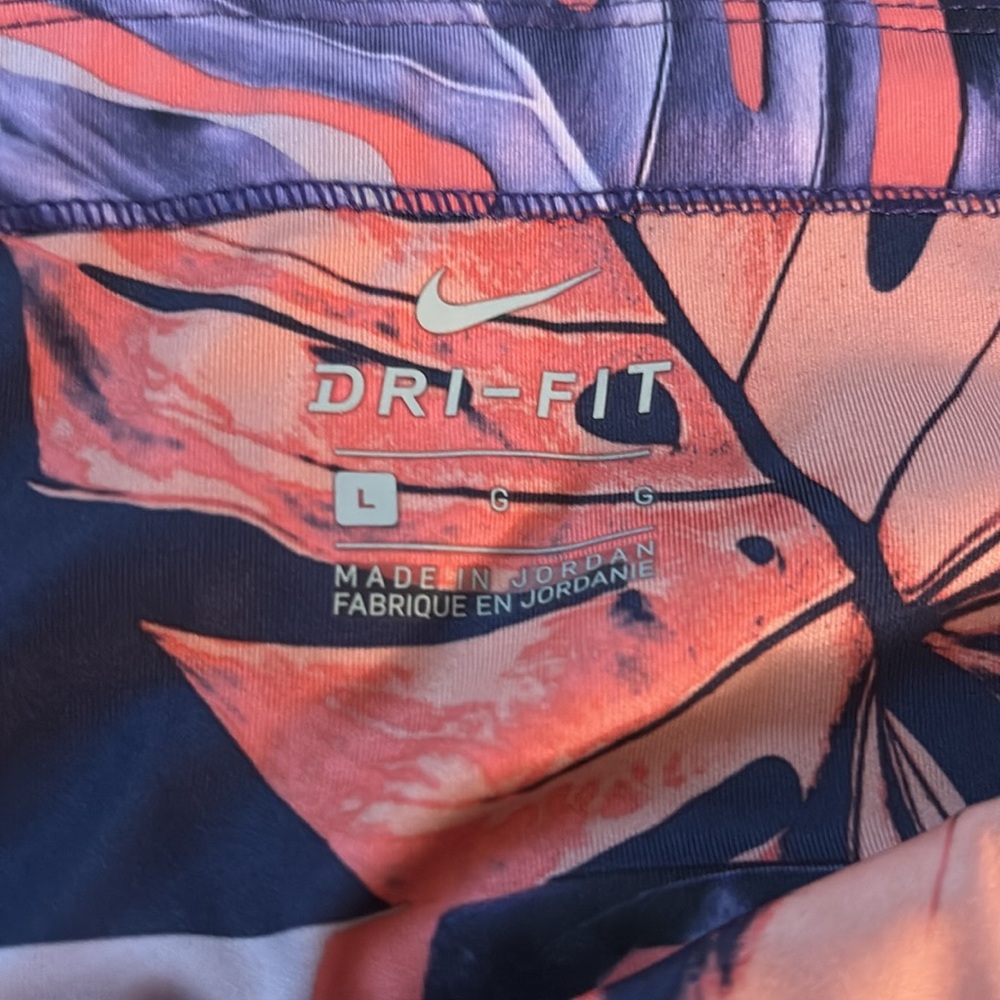 Nike DriFit leggings - Picture 2 of 4